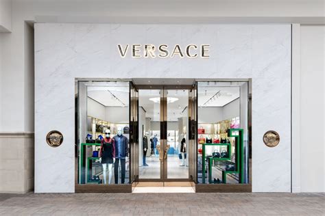 versace store san jose.